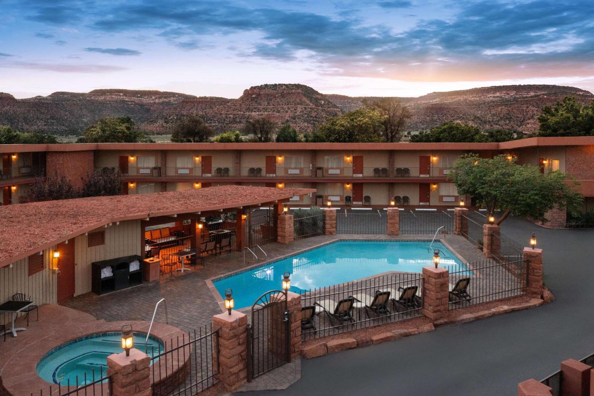 Best Western Red Hills Канаб Экстерьер фото